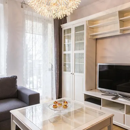 Udanypobyt Apartament Pink 아파트